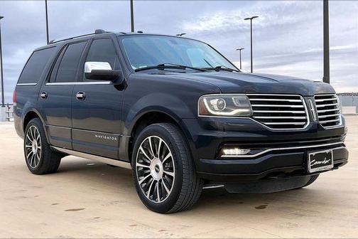 2015 Lincoln Navigator Base