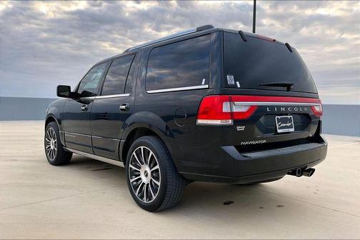 2015 Lincoln Navigator Base