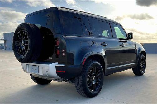 2023 Land Rover Defender 110 SE