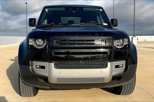 2023 Land Rover Defender 110 SE