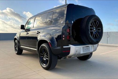 2023 Land Rover Defender 110 SE