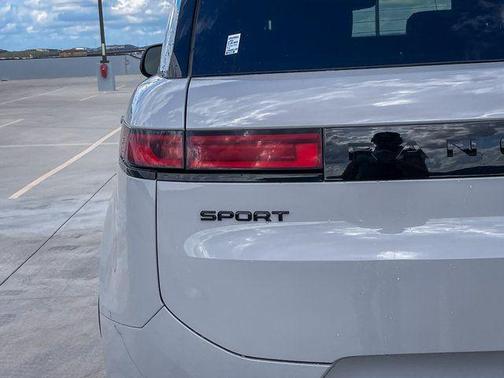 2025 Land Rover Range Rover Sport SE