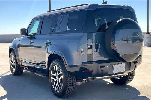 2026 Land Rover Defender P400 X-Dynamic SE