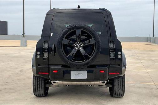2025 Land Rover Defender 110 P400 X