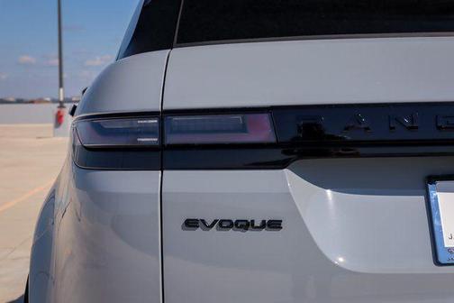 2025 Land Rover Range Rover Evoque Dynamic SE