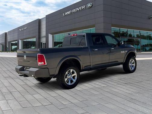 Granite Crystal Metallic Clearcoat 2017 RAM 1500 Laramie