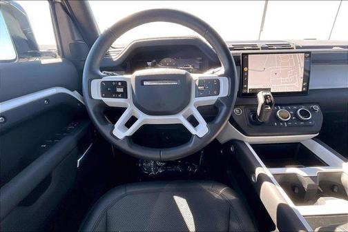 2025 Land Rover Defender 110 P300