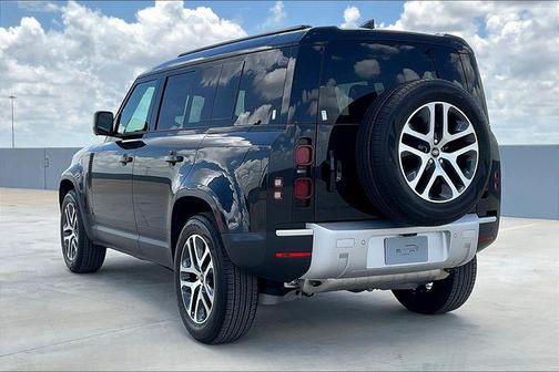 2025 Land Rover Defender 110 P300