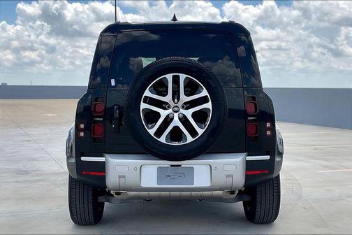 2025 Land Rover Defender 110 P300