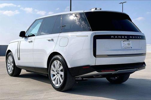 2026 Land Rover Range Rover P550e SE