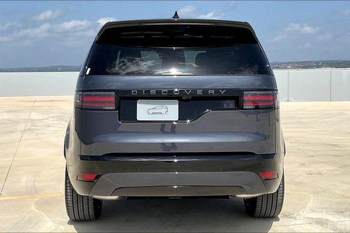 2025 Land Rover Discovery P300 Dynamic SE