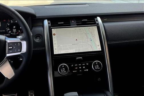 2025 Land Rover Discovery P300 Dynamic SE