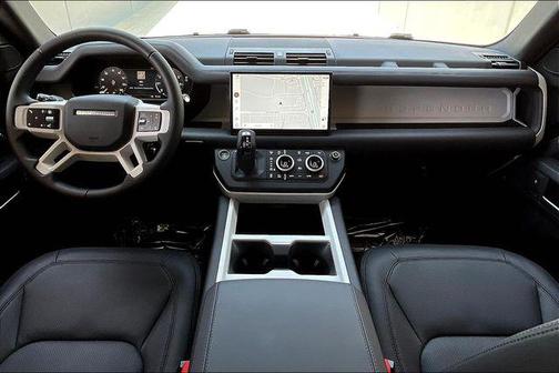 2025 Land Rover Defender 110 P400 S