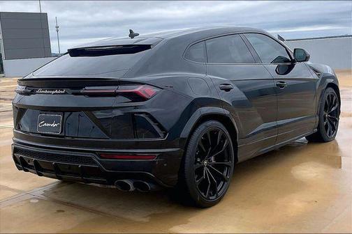 2021 Lamborghini Urus Graphite Capsule