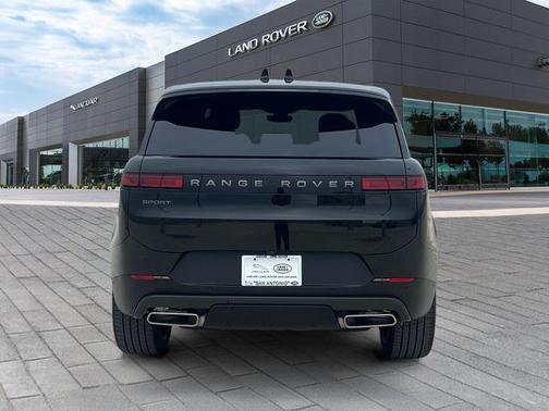 Santorini Black Metallic 2026 Land Rover Range Rover Sport SE