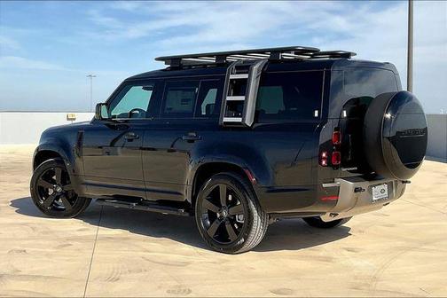 2025 Land Rover Defender 130 P400 X-Dynamic SE