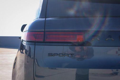 2025 Land Rover Range Rover Sport SE