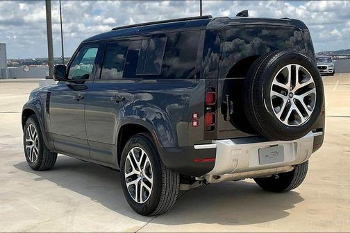 2025 Land Rover Defender 110 P300