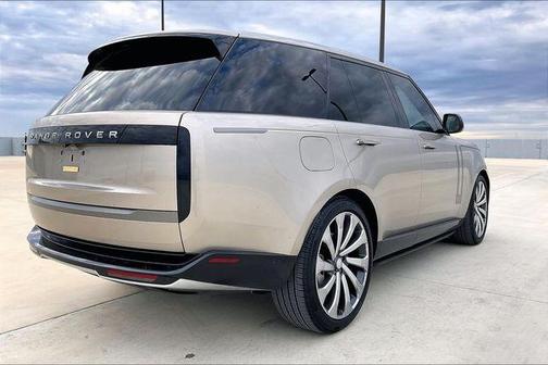 2025 Land Rover Range Rover P400 SE