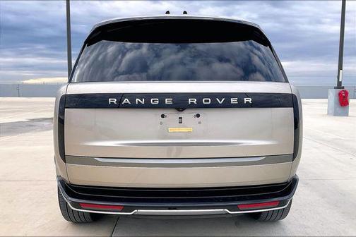 2025 Land Rover Range Rover P400 SE