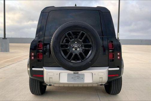 2025 Land Rover Defender 110 P400 S