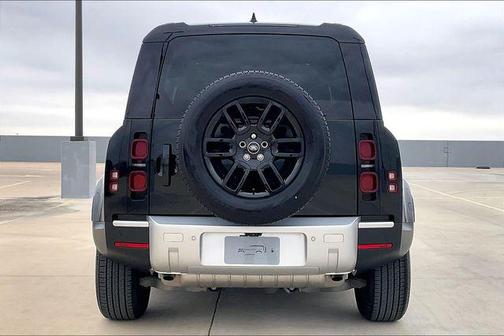 2025 Land Rover Defender 110 P400 S