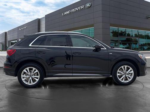 2025 Audi Q3 Premium 45 TFSI S line quattro Tiptronic
