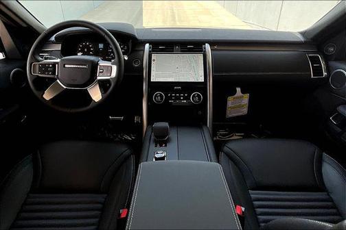 2025 Land Rover Discovery P360 Dynamic SE