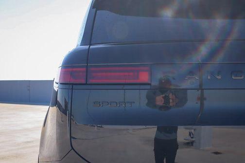 2025 Land Rover Range Rover Sport SE