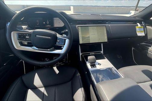 2025 Land Rover Range Rover P530 SE 7 Seat
