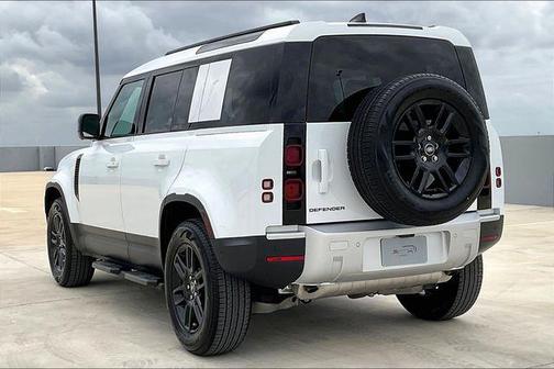 2025 Land Rover Defender 110 P400 S