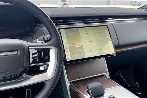 2026 Land Rover Range Rover P550e SE