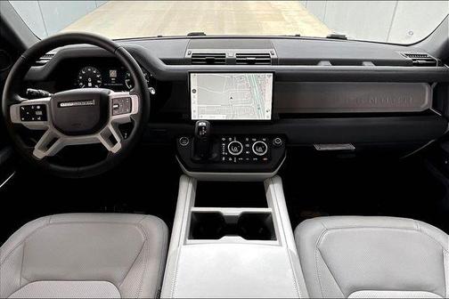 2025 Land Rover Defender 110 P400 X-Dynamic SE
