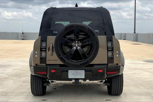 2025 Land Rover Defender 110 P400 X