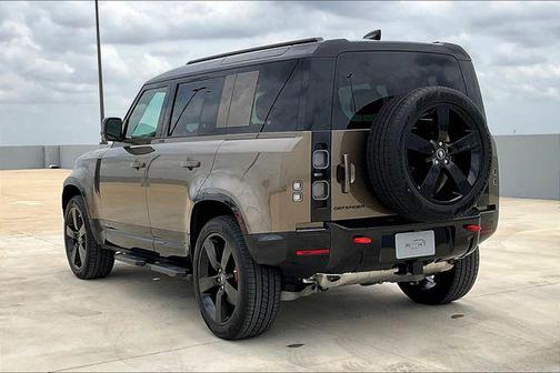 2025 Land Rover Defender 110 P400 X