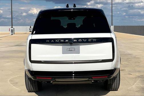 2025 Land Rover Range Rover P530 SE 7 Seat