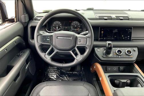 2024 Land Rover Defender 90 P400 X-Dynamic SE