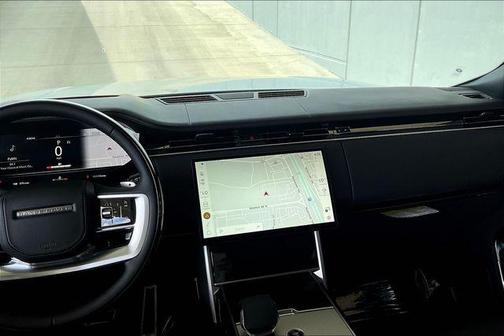 2025 Land Rover Range Rover P530 SE