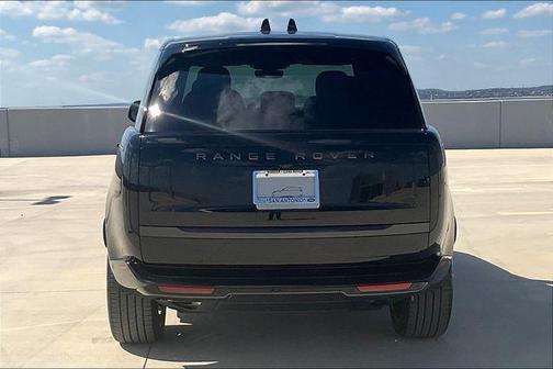 2025 Land Rover Range Rover P400 SE