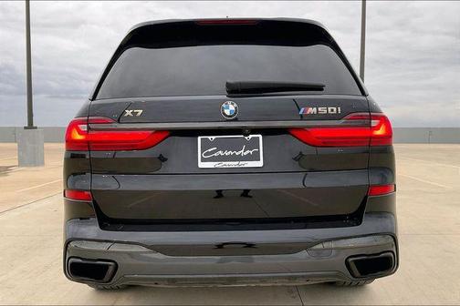 2021 BMW X7 M50i