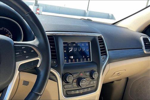 2019 Jeep Grand Cherokee Laredo