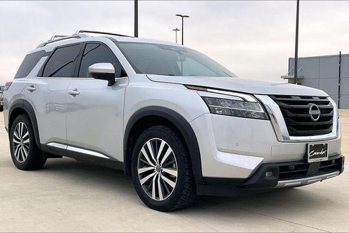 2022 Nissan Pathfinder Platinum 2WD