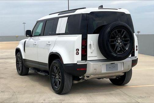 2025 Land Rover Defender 110 P300