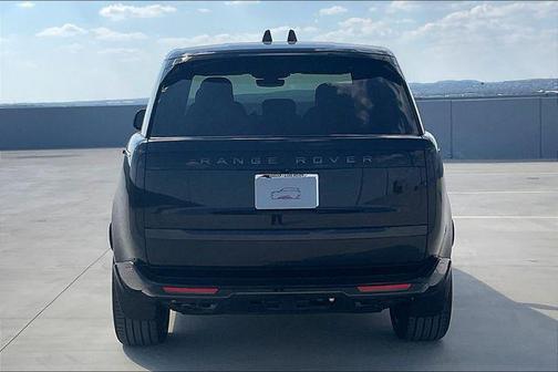 2025 Land Rover Range Rover P530 SE