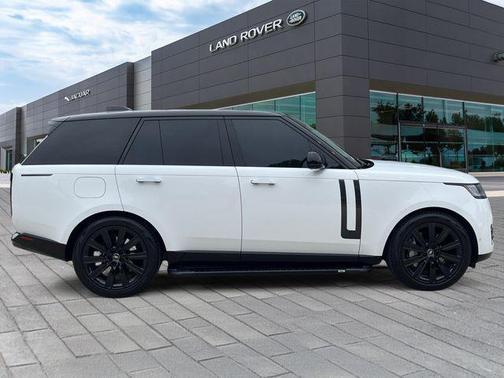 Fuji White 2025 Land Rover Range Rover P530 SE