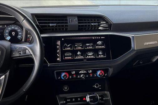 2024 Audi Q3 Premium 45 TFSI S line quattro Tiptronic