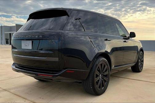 2025 Land Rover Range Rover P550e SE
