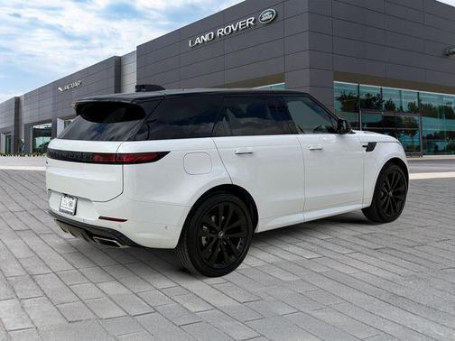Fuji White 2025 Land Rover Range Rover Sport SE