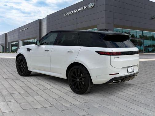 Fuji White 2025 Land Rover Range Rover Sport SE