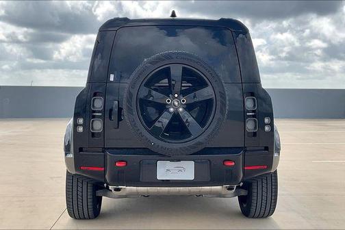 2025 Land Rover Defender 110 P400 X
